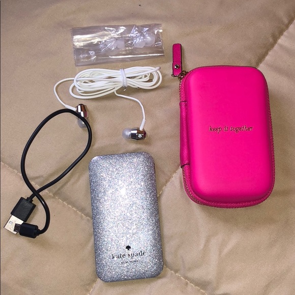 kate spade Accessories - KATE SPADE PORTABLE CHARGER